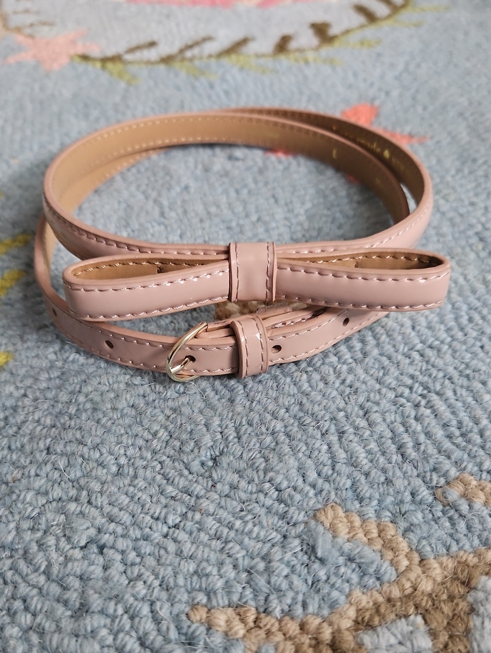 kate spade In The Loop Patent Leather Slim Belt with Bow Accent in Pale Pink